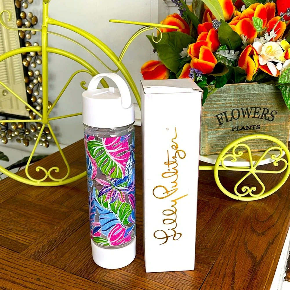NWB Lilly Pulitzer Plastic Water Bottle
